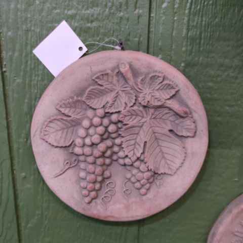 JP_ 10 inch Grapes Wall Pottery